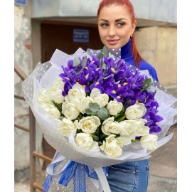 Ирисы в тюльпанах