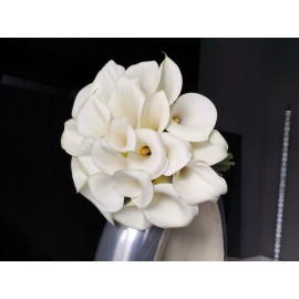 Букет невесты из белых калл «Белая классика»