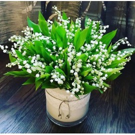 Ландыши в шляпной коробке