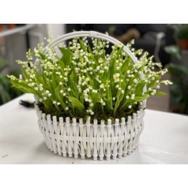 Корзина весенних цветов