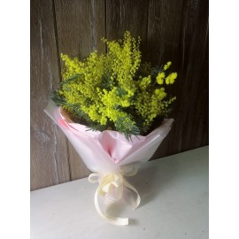 Весенний комплимент из мимозы 