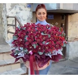 Большая коробка с орхидеями 