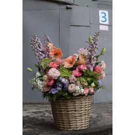 Корзина с твоими любимыми цветами 