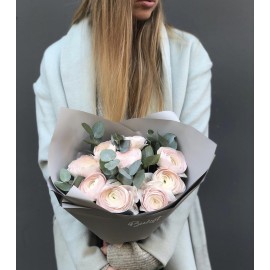 11 нежных лютиков 