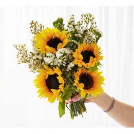 Милаха с подсолнухами 